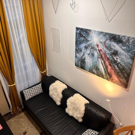 As Small As Caravans Wien Exterior foto